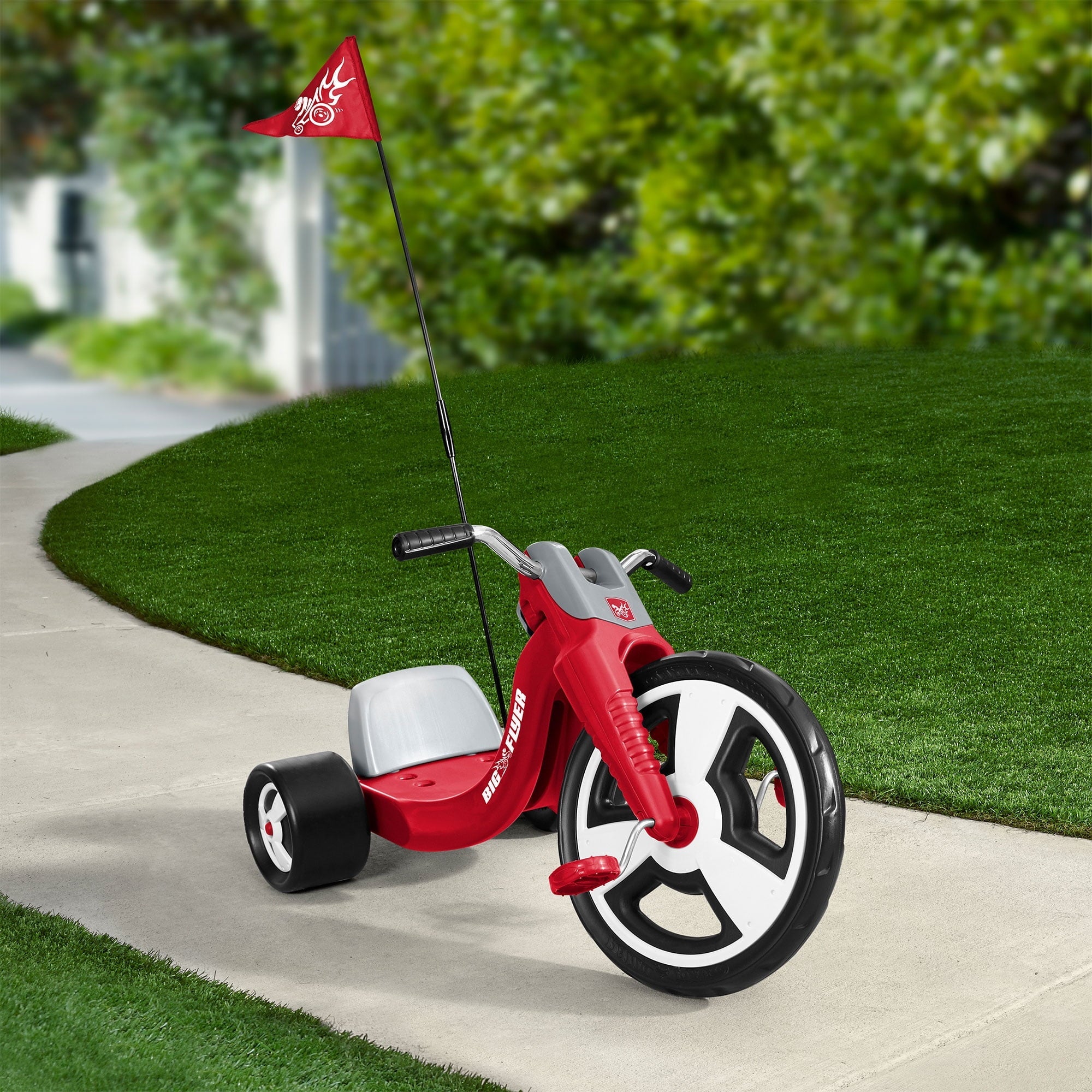 Radio Flyer Big Flyer Sport Tricycle with Adjustable Seat and Racing Design, Red, Ages 3 to 7 Years