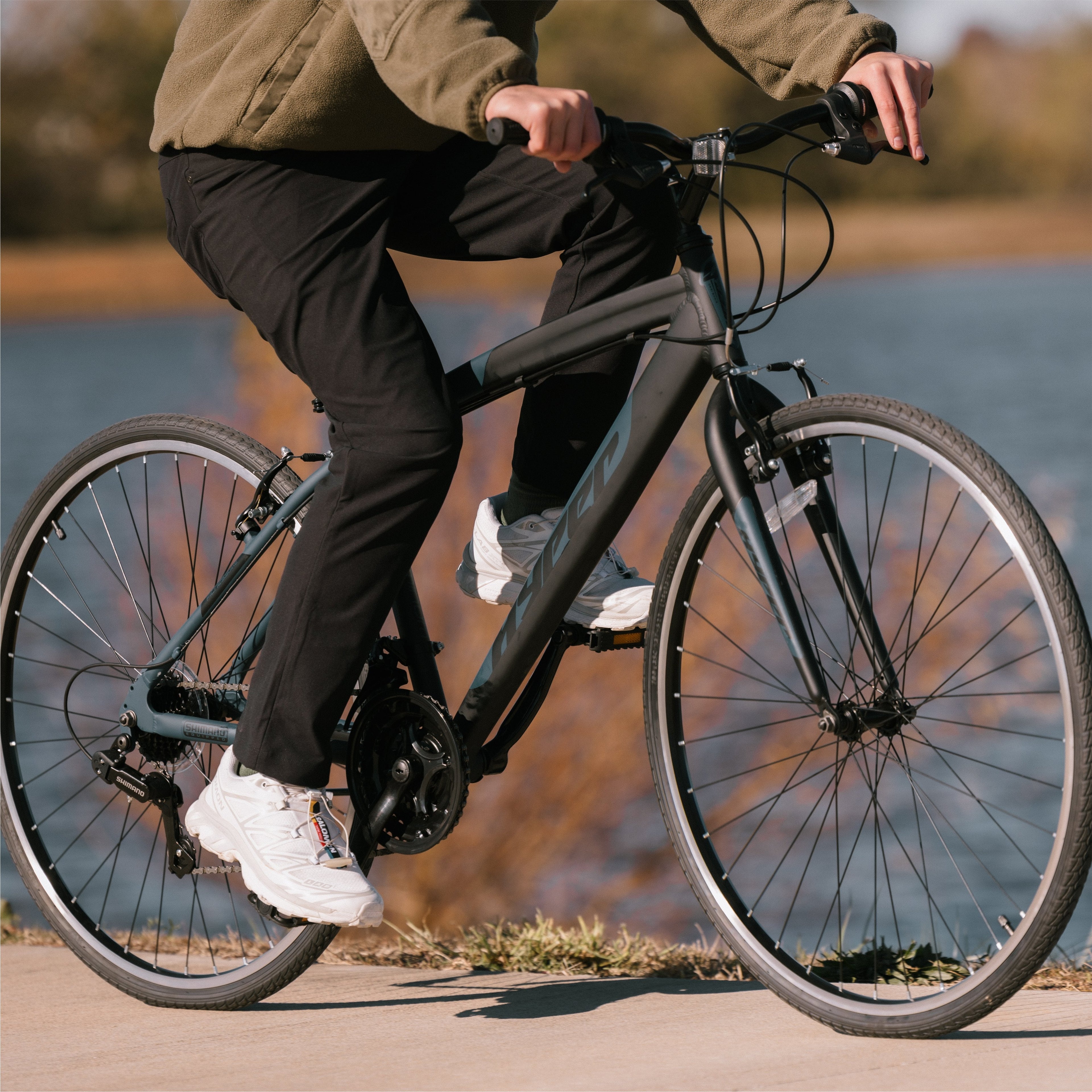 Hyper Bicycles 700c Men's Spin Fit Hybrid Bike, Adults Ages 14+, Black/Blue